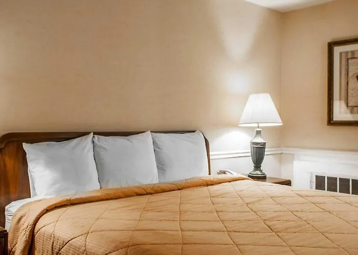 Rodeway Inn Lyons - La Grange