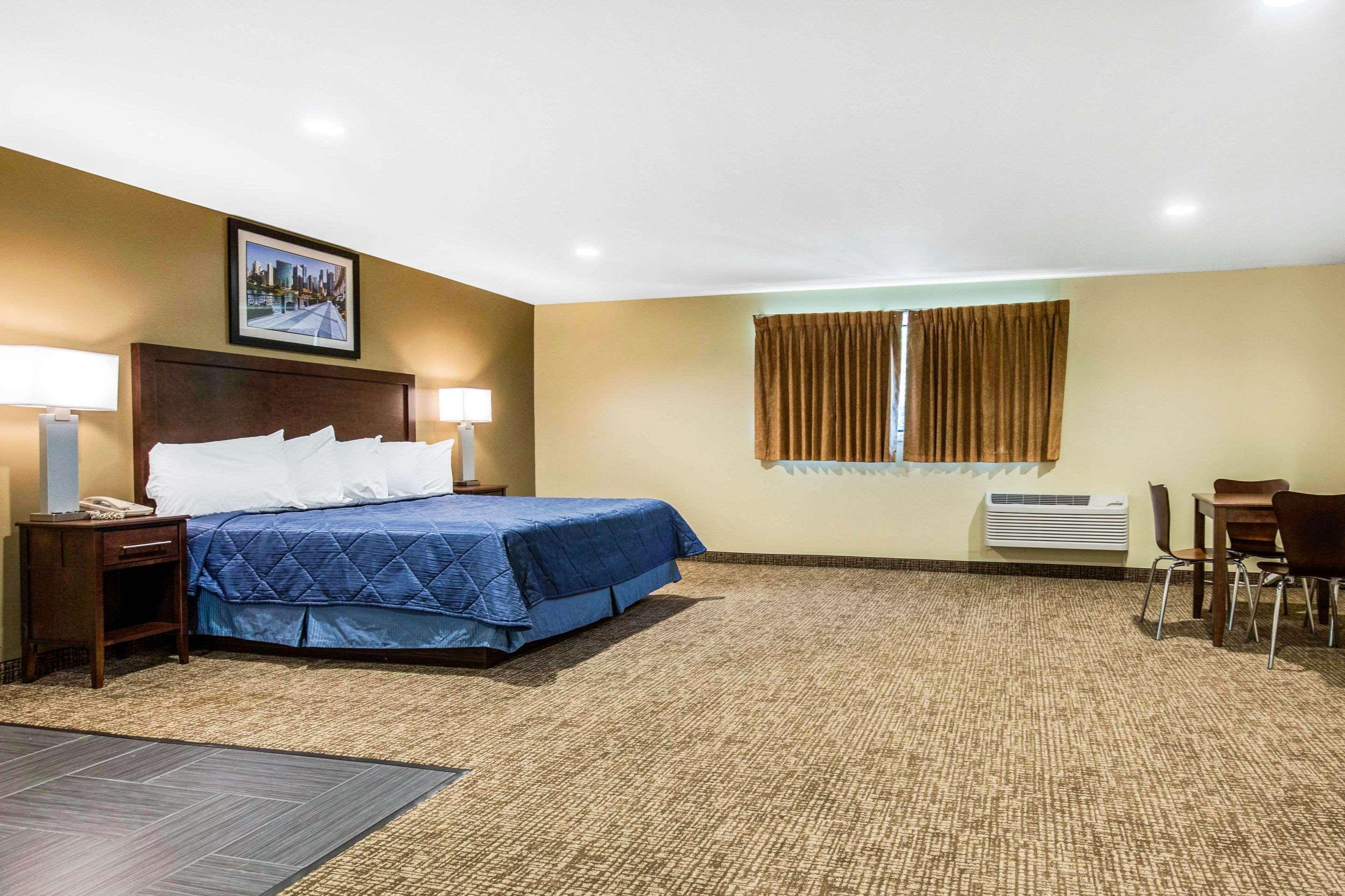 Inn Rodeway - La Grange Lyons
